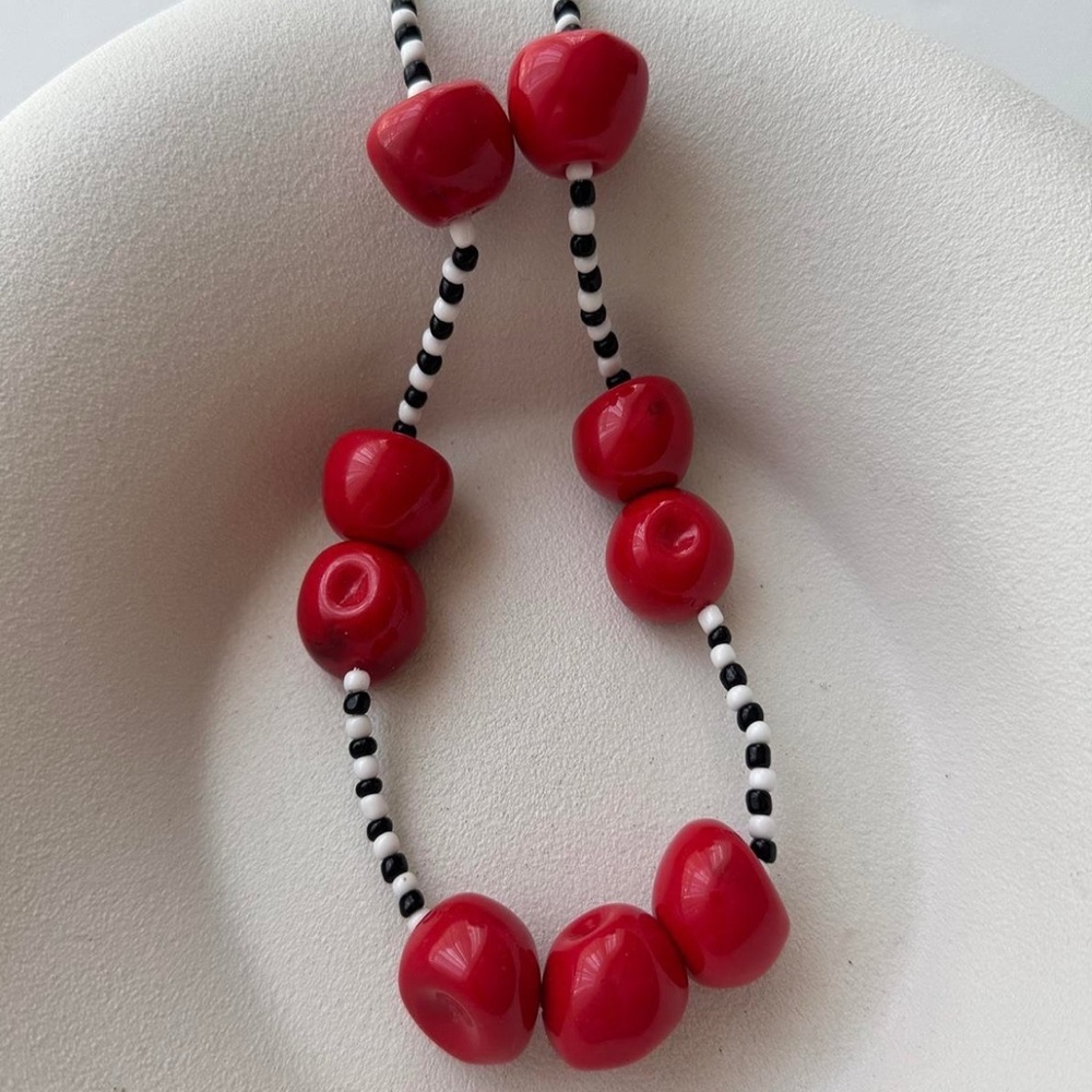 NWOT. Zara Red Beaded Necklace with Cherry-Shaped Resin Pieces. - Picture 5 of 6